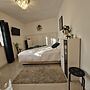 Beachside Retreat - Pets Ok - Free Parking