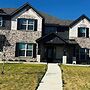 Spacious 2Br w/ Fireplace - Sleeps 4 - Bbq - Lake