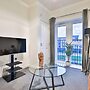 2 Bed Flat with Parking Near Waterfront