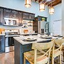 Dtwn Loft in the Heart of Monett: Pets Welcome!