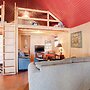 3 Mi to Greers Ferry Lake: Peaceful Cabin w/ Deck!