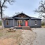 Private Deck & Forest Setting: Waelder Cabin!