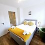 Spacious 3 bedroom large terrace&parking