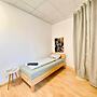 Stylish Shared 3-Bedroom Stay Near City
