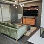 NEW Downtown SLC Apt l KING Bed l City View