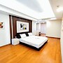 2Br Luxurious And Spacious Apartment At One East Penthouse Residence