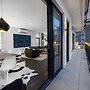 121 Hotel Floor 2 Buyout by Avantstay Entire Second Floor Buyout of 12