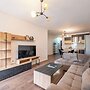 Tirent Apartment Komuna Parisit 2