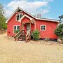 Pet-friendly Cabin w/ Hot Tub in North Carolina!