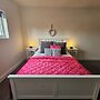 Apartmentsleeps4-marketquarter-wifi-parking