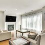 7 Mi to The Galleria: Modern Home w/ Fenced Yard