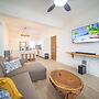 Caribbean Breeze - 2BR Apartment Close to Beach!