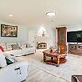 Hot Tub & Fenced Yard: Dog-friendly Gem in Denison