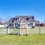 10 Mi to Caddo Lake: Charming Cottage in Vivian!