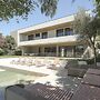 Cascais Contemporary Villa by Cadenzalux