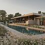 CL M Villa Retreat by Cadenzalux