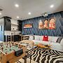 1 Mi to Dtwn: Hot Tub Haven in Richmond!