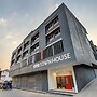 Blissful Stays at MG Road Pune