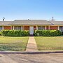 Family Friendly: Peaceful Home in Stamford!
