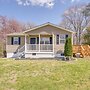 5 Mi to Dtwn Fredericksburg: Family Gem w/ Yard