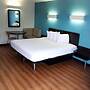 Blue Way Inn & Suites By Jasper Beeville