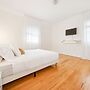 3BR Luxury Retreat with Easy Parking