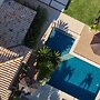 Bz45 Rua das Pedras Casa com Piscina