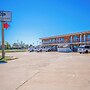 OYO Crossroads Inn