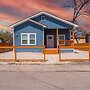 Sleek 4BR 3BA Urban Living w Downtown Views