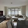 Thames Ditton Apt - Sleeps 6 - Garden & Bbq