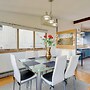 8 Mi to Downtown Seatlle: Pet-friendly Home