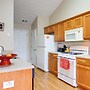 2 Mi to Heritage Park: Pet-friendly Mcdonough Home