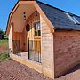 Cosy Countryside Cabin - Sleeps 2, Parking & Farm