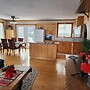 Saguenay-lac-saint-jean Getaway 3-bedroom Holiday Cottage With Garden 