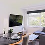 Apartmentsleeps3-balcony-valleyview-parking