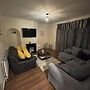 3 Bedrooms - 6 Guests - Parking - Fireplace - Bbq