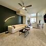 Stylish Retreat W Pool GYM Parking 10min to Cedars
