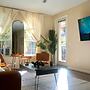 Spacious 2-br APT Near Disneyland Pool Hot Tub GYM