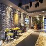 AVENUE HOTEL