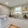2 Mi to Dtwn Pensacola: Charming Apartment