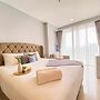 Minimalist and Cozy Studio at Apartment Art Deco