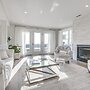 Walk to Rye Harbor State Park: Home w/ Ocean Views