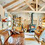 4 Mi to Lake Tahoe: Cozy Cabin w/ Deck!