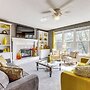 14 Mi to Kansas City: Group Getaway in Liberty!