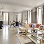 Elegant 3BR Arc de Triomphe