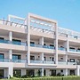 6 Guests - 3 Bedrooms - Private Garden - Pool