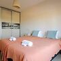 Gugel Waves Seaview 4BR Family Aparts
