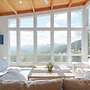 Sky-high Luxury w Million Dollar Views