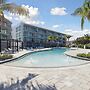 475 Strand Dr