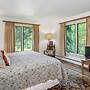 2 Bedroom Mountain Condo in Vail Village at Gondola One